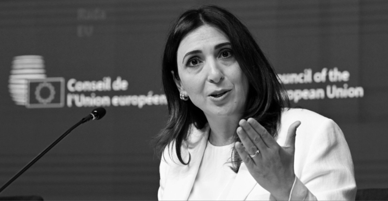 &Pi;&omicron;&lambda;&iota;&tau;&iota;&kappa;ό &laquo;&kappa;&rho;&alpha;&chi;&raquo; &gamma;&iota;&alpha; &tau;&omicron; &Upsilon;&phi;. &Epsilon;&upsilon;&rho;&omega;&pi;&alpha;ϊ&kappa;ώ&nu; &Upsilon;&pi;&omicron;&theta;έ&sigma;&epsilon;&omega;&nu;: &Mu;&epsilon;&tau;&omega;&pi;&iota;&kappa;ή &sigma;ύ&gamma;&kappa;&rho;&omicron;&upsilon;&sigma;&eta; &Kappa;&upsilon;&beta;έ&rho;&nu;&eta;&sigma;&eta;&sigmaf; - &Alpha;&nu;&tau;&iota;&pi;&omicron;&lambda;ί&tau;&epsilon;&upsilon;&sigma;&eta;&sigmaf; &mu;&epsilon; &phi;ό&nu;&tau;&omicron; &tau;&omicron; &laquo;&mu;&pi;&lambda;ό&kappa;&omicron;&raquo; &sigma;&tau;&eta; &Rho;&alpha;&omicron;&upsilon;&nu;ά