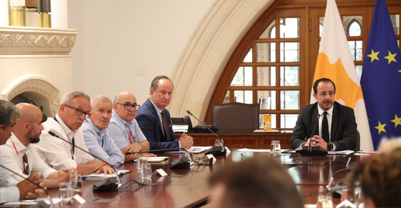 &Sigma;&tau;&alpha;ύ&rho;&omicron;&sigmaf; &Mu;&alpha;&lambda;ά&sigmaf;: &laquo;&Tau;έ&lambda;&omicron;&sigmaf; &epsilon;&pi;&omicron;&chi;ή&sigmaf; &gamma;&iota;&alpha; &tau;&omicron; &pi;&alpha;&lambda;&iota;ό &mu;&omicron;&nu;&tau;έ&lambda;&omicron; &kappa;&tau;&eta;&nu;&omicron;&tau;&rho;&omicron;&phi;ί&alpha;&sigmaf;&raquo; &ndash; &Omicron;&iota; &kappa;&alpha;&kappa;έ&sigmaf; &pi;&rho;&alpha;&kappa;&tau;&iota;&kappa;έ&sigmaf;, &omicron;&iota; έ&lambda;&epsilon;&gamma;&chi;&omicron;&iota; &kappa;&alpha;&iota; &tau;&omicron; &laquo;&kappa;&alpha;&mu;&pi;&alpha;&nu;ά&kappa;&iota;&raquo; &gamma;&iota;&alpha; &tau;&omicron;&nu; &alpha;&phi;&theta;ώ&delta;&eta; &pi;&upsilon;&rho;&epsilon;&tau;ό