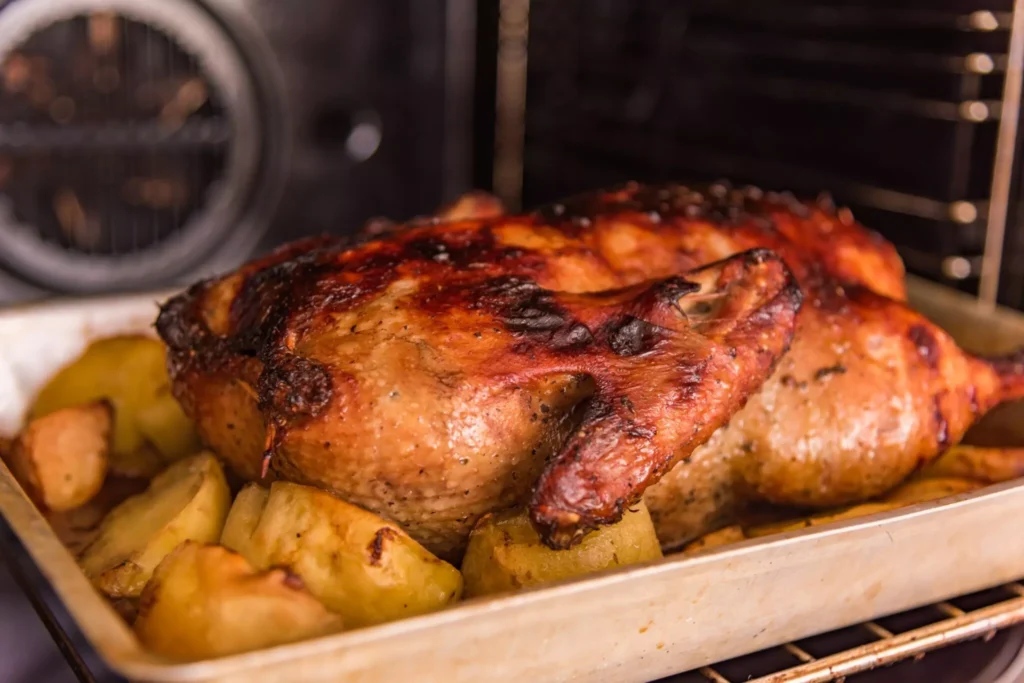 Βάζετε σωστά το ταψί στον φούρνο; Η σωστή θέση για τέλειο ψήσιμο και τα λάθη