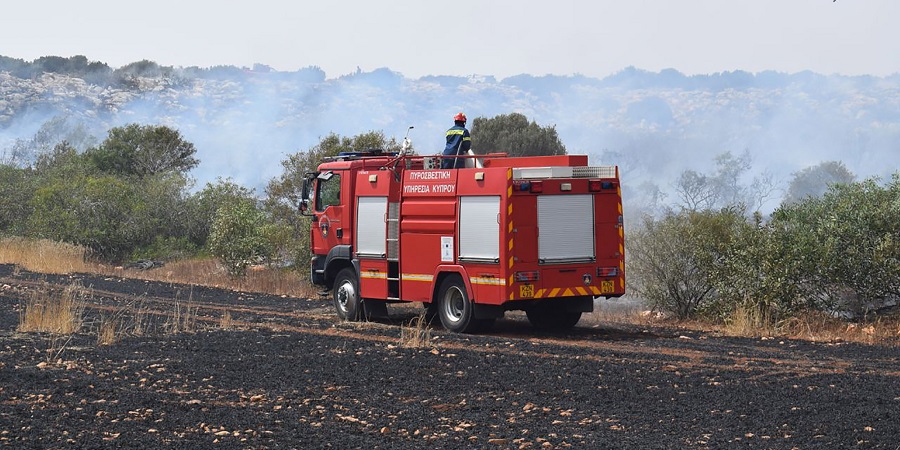 Υπό πλήρη έλεγχο η πυρκαγιά – Ξεκίνησε από παράνομο σκουπιδότοπο