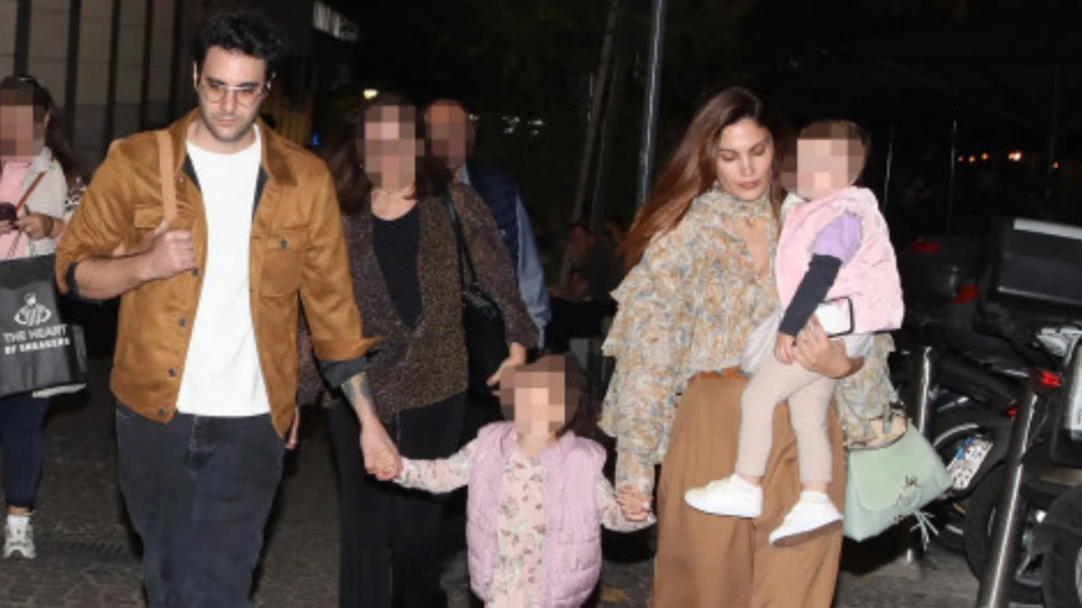 &Mu;&alpha;ί&rho;&eta; &Sigma;&upsilon;&nu;&alpha;&tau;&sigma;ά&kappa;&eta; &gamma;&iota;&alpha; Ί&alpha;&nu; &Sigma;&tau;&rho;&alpha;&tau;ή: &laquo;&Epsilon;ί&mu;&alpha;&sigma;&tau;&epsilon; &mu;&alpha;&zeta;ί έ&xi;&iota; &chi;&rho;ό&nu;&iota;&alpha;. &Delta;&epsilon;&nu; &tau;&omicron;&nu; &sigma;&kappa;&epsilon;&phi;&tau;ό&mu;&alpha;&sigma;&tau;&epsilon; &tau;&omicron;&nu; &gamma;ά&mu;&omicron;&raquo;