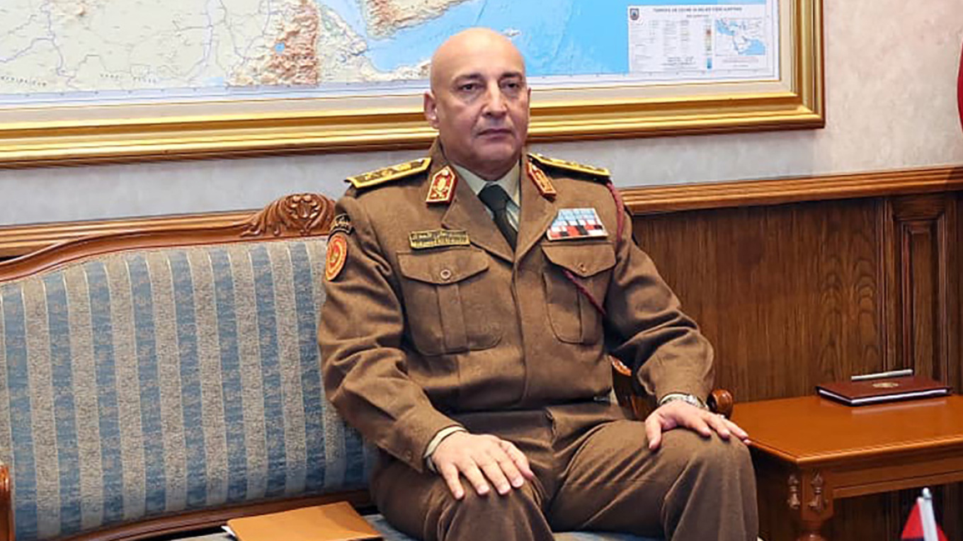 Πολέμησε το καθεστώς Καντάφι, αναδιοργάνωσε τον στρατό