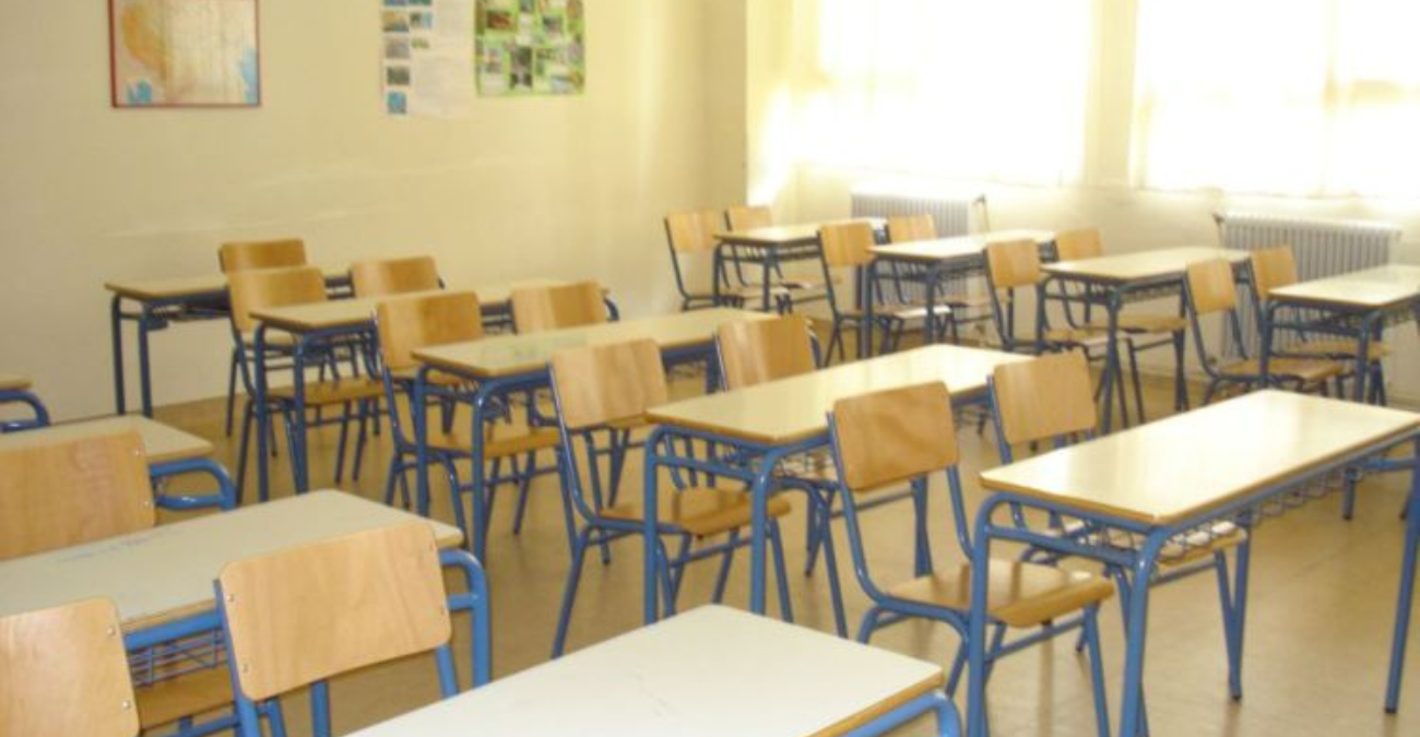 Απίστευτες εικόνες σε Δημοτικό στην Κύπρο: Έξυναν τα ταβάνια 48 ώρες πριν μπουν τα παιδιά στις τάξεις