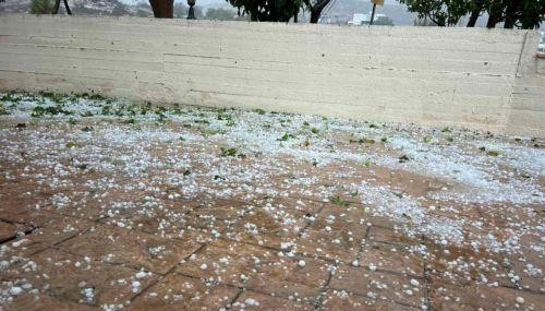 VIDEO: «Ντύθηκαν στα λευκά» αυλές οικιών και το Αεροδρόμιο Πάφου