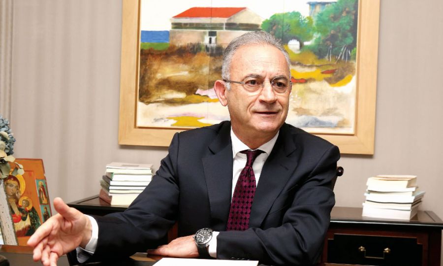 &Alpha;&beta;έ&rho;&omega;&phi; &Nu;&epsilon;&omicron;&phi;ύ&tau;&omicron;&upsilon;: &laquo;&Mu;&pi;&rho;&omicron;&sigma;&tau;ά &sigma;&tau;&eta;&nu; &tau;&rho;&alpha;&gamma;&omega;&delta;ί&alpha;, &epsilon;ί&mu;&alpha;&sigma;&tau;&epsilon; &pi;&rho;ώ&tau;&alpha; &alpha;&pi; ό&lambda;&alpha; ά&nu;&theta;&rho;&omega;&pi;&omicron;&iota;&raquo;