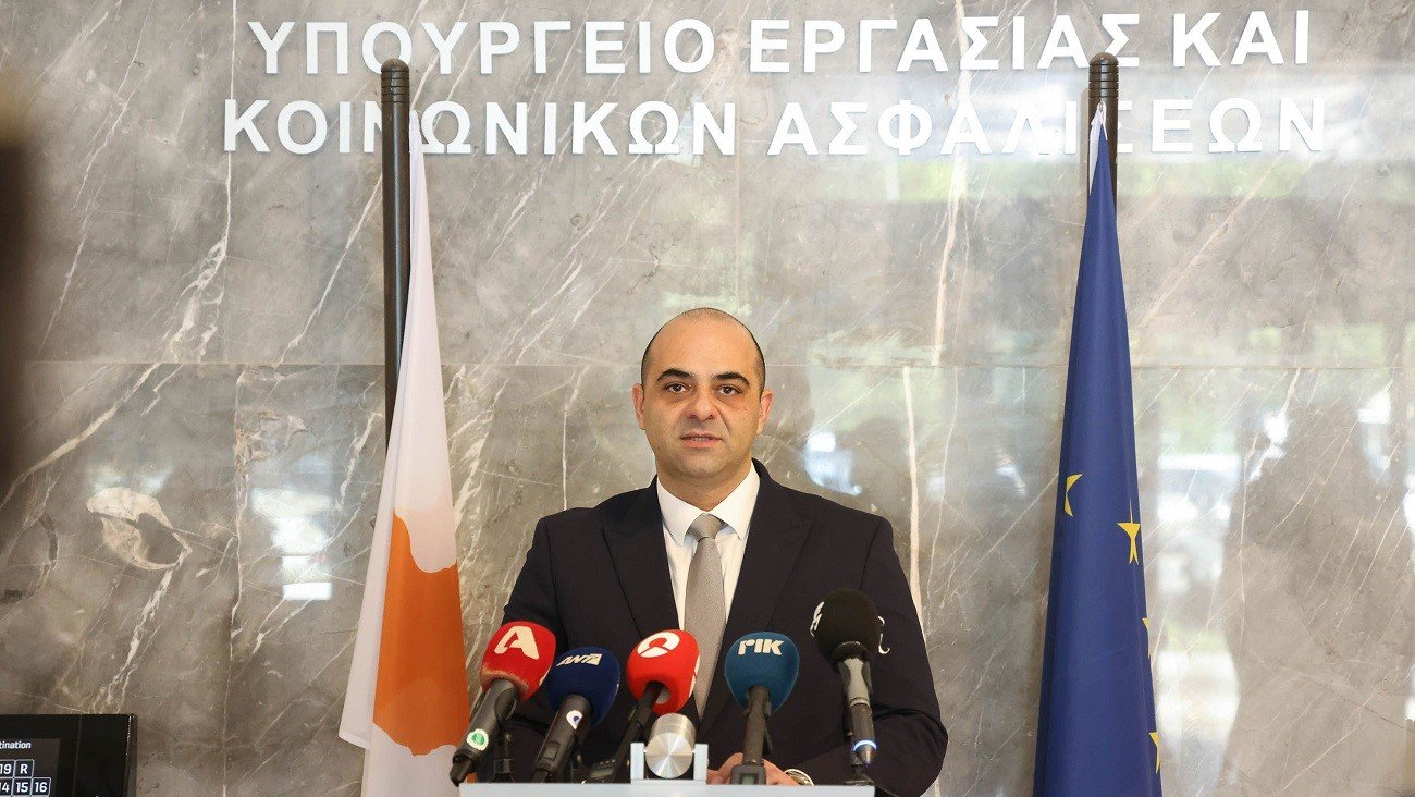 Με τις συνδικαλιστικές οργανώσεις συναντάται σήμερα ο υπουργός Εργασίας
