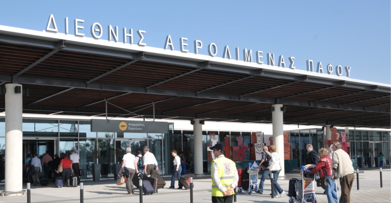 Καθυστερήσεις και προβλήματα στο αεροδρόμιο Πάφου λόγω επέκτασης