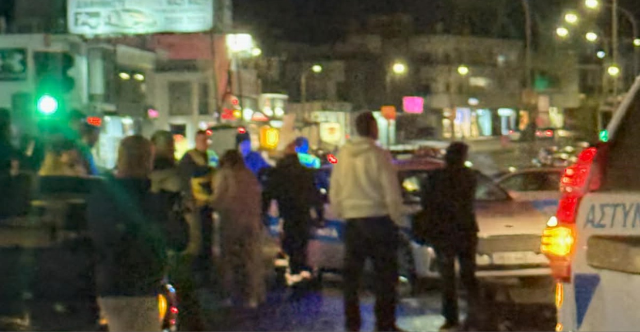 &Tau;&rho;&alpha;&gamma;&omega;&delta;ί&alpha; &sigma;&tau;&eta;&nu; ά&sigma;&phi;&alpha;&lambda;&tau;&omicron;: Έ&chi;&alpha;&sigma;&epsilon; &tau;&eta; &zeta;&omega;ή &tau;&omicron;&upsilon; &omicron; 17&chi;&rho;&omicron;&nu;&omicron;&sigmaf; &Iota;&omega;ά&nu;&nu;&eta;&sigmaf; &ndash; &Sigma;&tau;&omicron; &laquo;&kappa;ό&kappa;&kappa;&iota;&nu;&omicron;&raquo; &tau;&omicron; &alpha;&lambda;&kappa;&omicron;&tau;έ&sigma;&tau; &tau;&omicron;&upsilon; 54&chi;&rho;&omicron;&nu;&omicron;&upsilon; &omicron;&delta;&eta;&gamma;&omicron;ύ