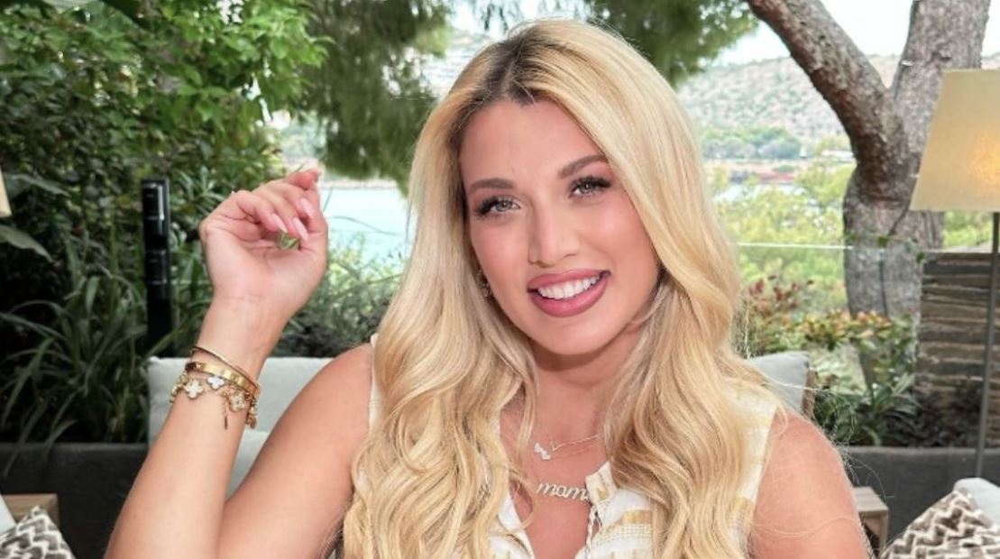 Κωνσταντίνα Σπυροπούλου: Σε μάθημα «οδήγησης» μαζί με τους γιους της