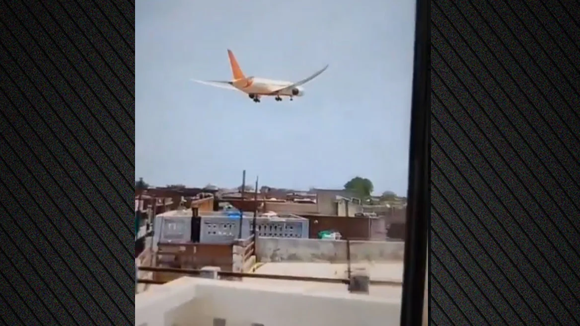 Η στιγμή της συντριβής του αεροσκάφους της Air India με τους 242 επιβάτες στο Αχμενταμπάντ