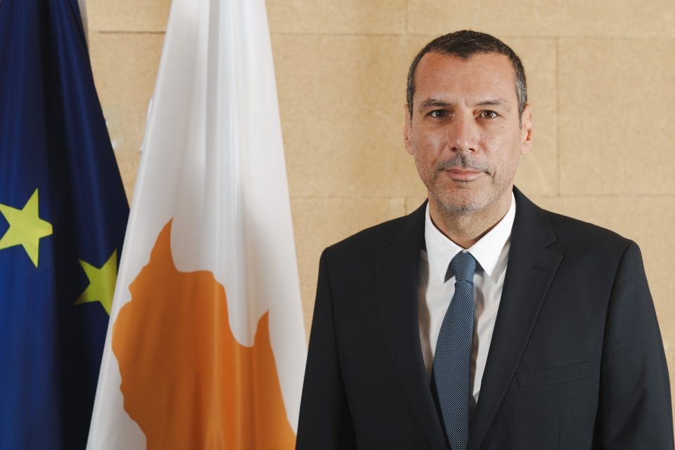 &Upsilon;&pi;. &Upsilon;&gamma;&epsilon;ί&alpha;&sigmaf; &mu;&epsilon;&tau;ά &tau;&omicron;&nu; &sigma;ά&lambda;&omicron; &mu;&epsilon; &kappa;&alpha;&tau;&alpha;&gamma;&gamma;&epsilon;&lambda;ί&epsilon;&sigmaf; &gamma;&iota;&alpha; &tau;&omicron; &Nu;&omicron;&sigma;&omicron;&kappa;&omicron;&mu;&epsilon;ί&omicron; &Lambda;ά&rho;&nu;&alpha;&kappa;&alpha;&sigmaf;: &laquo;&Theta;&alpha; &lambda;&eta;&phi;&theta;&omicron;ύ&nu; &tau;&alpha; &delta;έ&omicron;&nu;&tau;&alpha; &mu;έ&tau;&rho;&alpha;&raquo;