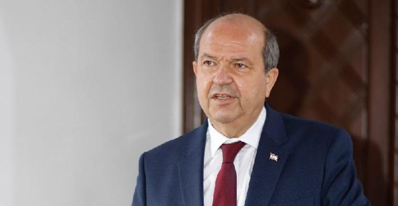 «Τα βρόντηξε και έφυγε» ο Τατάρ – Δεν του άρεσαν οι ερώτησεις Τούρκων δημοσιογράφων