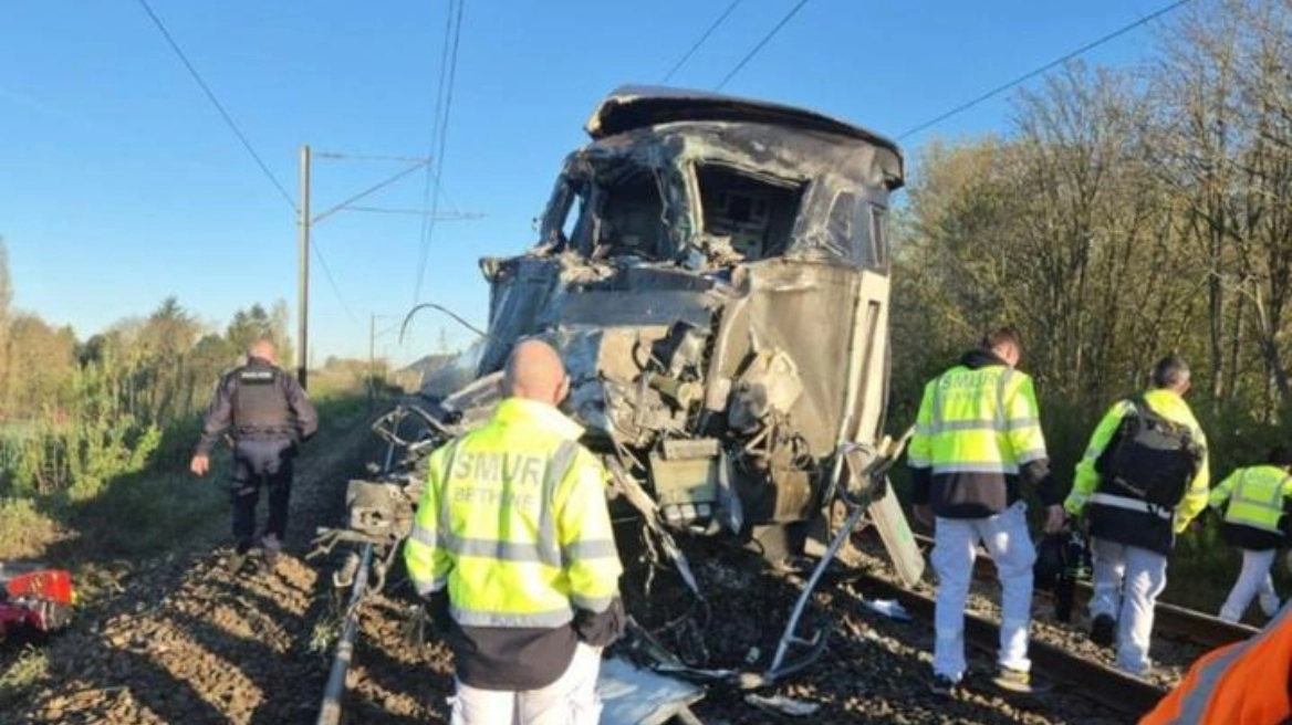 &Tau;&rho;έ&nu;&omicron; &upsilon;&psi;&eta;&lambda;ή&sigmaf; &tau;&alpha;&chi;ύ&tau;&eta;&tau;&alpha;&sigmaf; &sigma;&upsilon;&gamma;&kappa;&rho;&omicron;ύ&sigma;&tau;&eta;&kappa;&epsilon; &mu;&epsilon; &phi;&omicron;&rho;&tau;&eta;&gamma;ό &sigma;&tau;&eta; &Gamma;&alpha;&lambda;&lambda;ί&alpha; - &Nu;&epsilon;&kappa;&rho;ό&sigmaf; &omicron; &omicron;&delta;&eta;&gamma;ό&sigmaf; &kappa;&alpha;&iota; 27 &tau;&rho;&alpha;&upsilon;&mu;&alpha;&tau;ί&epsilon;&sigmaf;