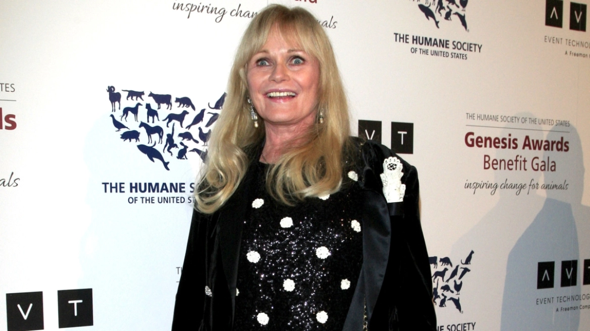 &Pi;έ&theta;&alpha;&nu;&epsilon; &eta; &eta;&theta;&omicron;&pi;&omicron;&iota;ό&sigmaf; &tau;&omicron;&upsilon; Superman &Beta;ά&lambda;&epsilon;&rho;&iota; &Pi;&epsilon;&rho;ί&nu;, &pi;ά&lambda;&epsilon;&upsilon;&epsilon; &epsilon;&pi;ί 15 &chi;&rho;ό&nu;&iota;&alpha; &mu;&epsilon; &tau;&eta; &nu;ό&sigma;&omicron; &tau;&omicron;&upsilon; &Pi;ά&rho;&kappa;&iota;&nu;&sigma;&omicron;&nu;