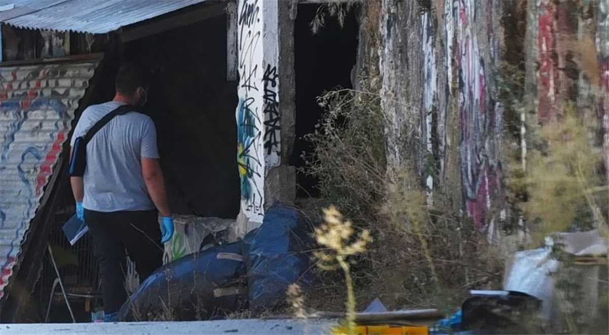 &Kappa;&upsilon;&psi;έ&lambda;&eta;: &Theta;&rho;ί&lambda;&epsilon;&rho; &mu;&epsilon; &tau;&eta;&nu; 38&chi;&rho;&omicron;&nu;&eta; &pi;&omicron;&upsilon; &beta;&rho;έ&theta;&eta;&kappa;&epsilon; &sigma;&epsilon; &beta;&alpha;&lambda;ί&tau;&sigma;&alpha; &ndash; &Tau;&omicron; &zeta;&epsilon;&upsilon;&gamma;ά&rho;&iota; &sigma;&tau;&omicron; &Kappa;&epsilon;&rho;&alpha;&tau;&sigma;ί&nu;&iota; &kappa;&alpha;&iota; &tau;&alpha; &mu;&eta;&nu;ύ&mu;&alpha;&tau;&alpha; &alpha;&pi;ό &tau;&omicron; &kappa;&iota;&nu;&eta;&tau;ό