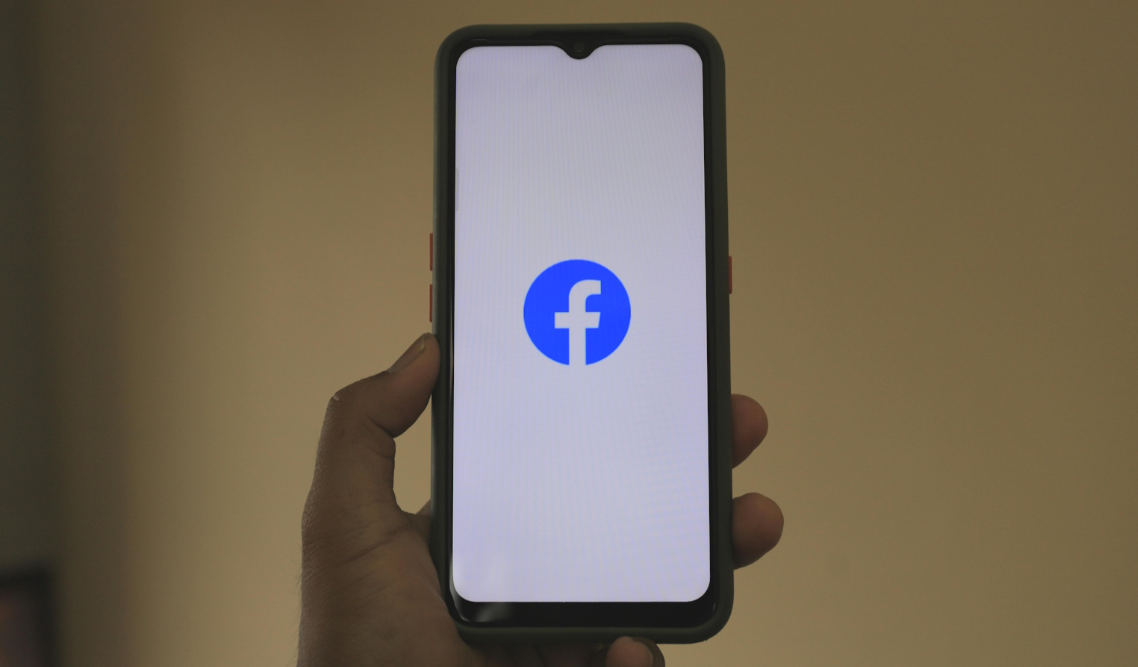 &Nu;έ&alpha; &alpha;&pi;ά&tau;&eta; &sigma;&tau;&omicron; Facebook -&nbsp; Έ&tau;&sigma;&iota; &pi;&alpha;&rho;&alpha;&beta;&iota;ά&sigma;&tau;&eta;&kappa;&alpha;&nu; 30.000 &lambda;&omicron;&gamma;&alpha;&rho;&iota;&alpha;&sigma;&mu;&omicron;ί