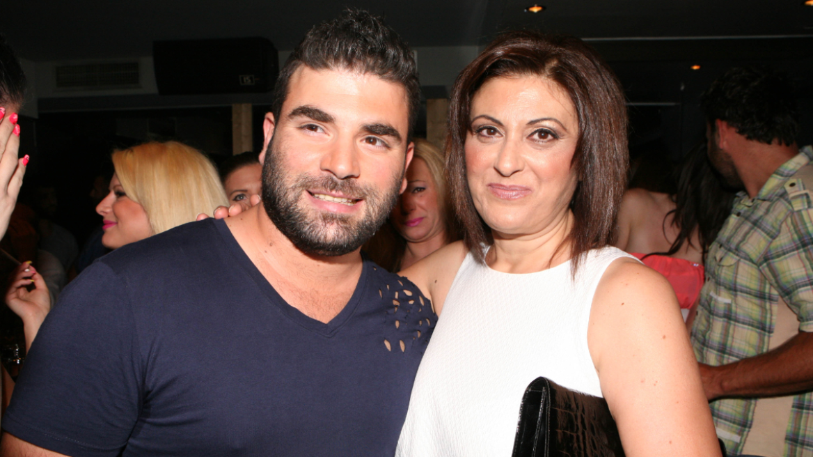 &Pi;&alpha;&nu;&tau;&epsilon;&lambda;ή&sigmaf; &Pi;&alpha;&nu;&tau;&epsilon;&lambda;ί&delta;&eta;&sigmaf;: &Epsilon;ί&mu;&alpha;&iota; &epsilon;&delta;ώ &kappa;&alpha;&iota; &pi;&epsilon;&rho;&iota;&mu;έ&nu;&omega; &nu;&alpha; &gamma;&upsilon;&rho;ί&sigma;&epsilon;&iota;&sigmaf;, &gamma;&rho;ά&phi;&epsilon;&iota; &eta; &mu;&eta;&tau;έ&rho;&alpha; &tau;&omicron;&upsilon; &gamma;&iota;&alpha; &tau;&alpha; 10 &chi;&rho;ό&nu;&iota;&alpha; &alpha;&pi;ό &tau;&omicron;&nu; &theta;ά&nu;&alpha;&tau;ό &tau;&omicron;&upsilon;