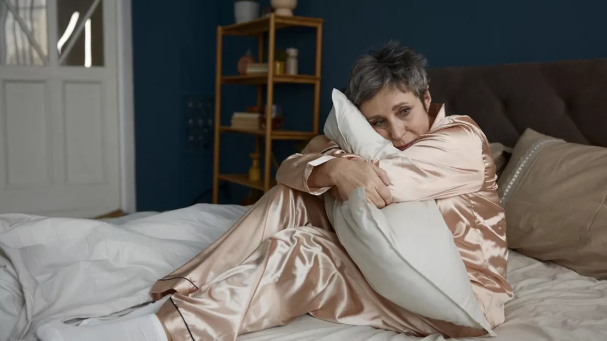 Ξυπνάτε κάθε βράδυ στις 3 τα ξημερώματα; Τι φταίει για τον «εφιάλτη» των γυναικών μετά τα 55 Ξυπνάτε κάθε βράδυ στις 3 τα ξημερώματα; Τι φταίει για τον «εφιάλτη» των γυναικών μετά τα 55