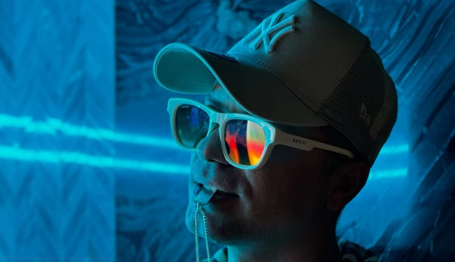 VIDEO: &Omicron; Claydee &alpha;&pi;&omicron;&kappa;ά&lambda;&upsilon;&psi;&epsilon; &tau;&eta;&nu; &iota;&sigma;&tau;&omicron;&rho;ί&alpha; &pi;ί&sigma;&omega; &alpha;&pi;ό &tau;&omicron; &laquo;Jalla&raquo;