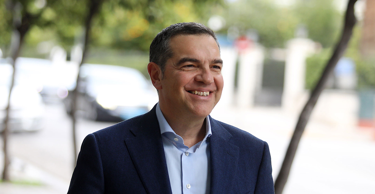 &Sigma;&tau;&iota;&sigmaf; 26 &Mu;&alpha;ΐ&omicron;&upsilon; &alpha;&nu;&alpha;&kappa;&omicron;&iota;&nu;ώ&nu;&epsilon;&iota; &tau;&omicron; &nu;έ&omicron; &kappa;ό&mu;&mu;&alpha; &tau;&omicron;&upsilon; &omicron; &Alpha;&lambda;έ&xi;&eta;&sigmaf; &Tau;&sigma;ί&pi;&rho;&alpha;&sigmaf;