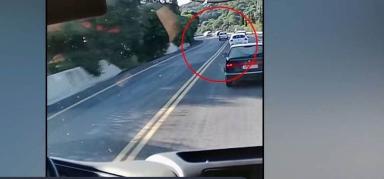 VIDEO: &Pi;&alpha;&rho;&alpha;&lambda;ί&gamma;&omicron; &tau;&rho;&alpha;&gamma;&omega;&delta;ί&alpha; &sigma;&tau;&eta;&nu; &Kappa;&rho;ή&tau;&eta; - &Omicron;&delta;&eta;&gamma;ό&sigmaf; &laquo;&delta;&eta;&mu;ό&sigma;&iota;&omicron;&sigmaf; &kappa;ί&nu;&delta;&upsilon;&nu;&omicron;&sigmaf;&raquo; &pi;&rho;&omicron;&sigma;&pi;έ&rho;&alpha;&sigma;&epsilon; 8 &omicron;&chi;ή&mu;&alpha;&tau;&alpha; &sigma;&epsilon; &delta;&iota;&pi;&lambda;ή &delta;&iota;&alpha;&chi;&omega;&rho;&iota;&sigma;&tau;&iota;&kappa;ή