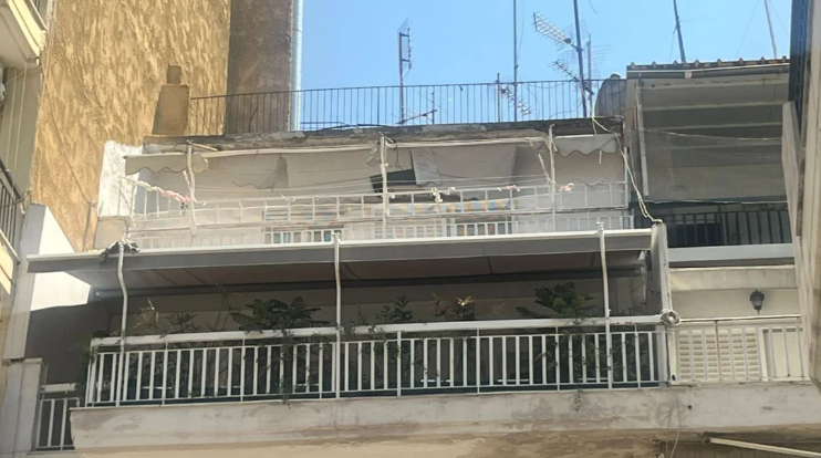 Θεσσαλονίκη: Το βρέφος που παράτησαν οι γονείς στο μπαλκόνι εντοπίστηκε μετά από ανώνυμη καταγγελία στο «100»