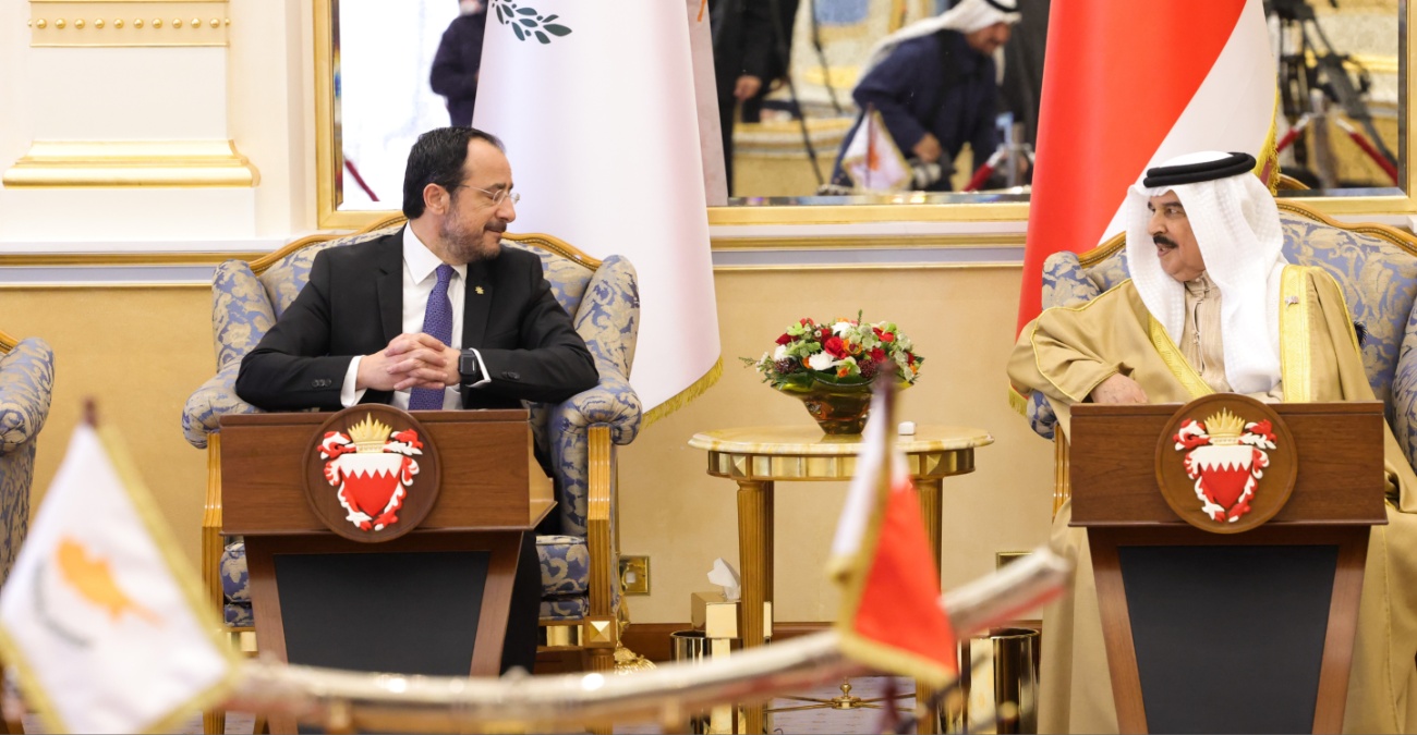 &Lambda;&epsilon;&tau;&upsilon;&mu;&pi;&iota;ώ&tau;&eta;&sigmaf;: &laquo;&Eta; &epsilon;&pi;ί&sigma;&kappa;&epsilon;&psi;&eta; &sigma;&tau;&omicron; &Mu;&pi;&alpha;&chi;&rho;έ&iota;&nu; &alpha;&nu;&tau;&alpha;&nu;&alpha;&kappa;&lambda;ά &tau;&eta;&nu; &pi;&rho;&omicron;&tau;&epsilon;&rho;&alpha;&iota;ό&tau;&eta;&tau;&alpha; &tau;&eta;&sigmaf; &Kappa;&upsilon;&pi;&rho;&iota;&alpha;&kappa;ή&sigmaf; &Pi;&rho;&omicron;&epsilon;&delta;&rho;ί&alpha;&sigmaf; &gamma;&iota;&alpha; &alpha;&nu;&alpha;&beta;ά&theta;&mu;&iota;&sigma;&eta; &tau;&omega;&nu; &sigma;&chi;έ&sigma;&epsilon;&omega;&nu; &Epsilon;&Epsilon; &ndash; &Mu;. &Alpha;&nu;&alpha;&tau;&omicron;&lambda;ή&sigmaf;&raquo;