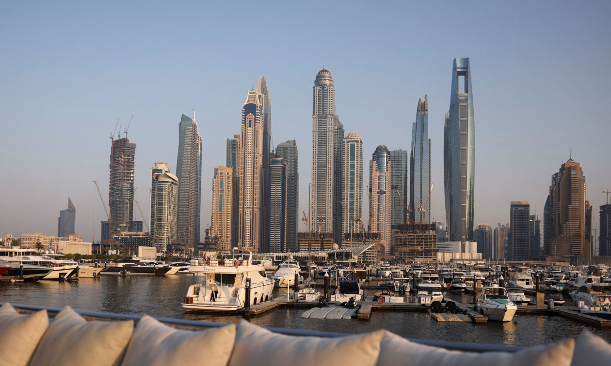 &Tau;&omicron; &Nu;&tau;&omicron;&upsilon;&mu;&pi;ά&iota;... &beta;&alpha;&rho;&iota;&alpha;&nu;&alpha;&sigma;&alpha;ί&nu;&epsilon;&iota;: &laquo;&Beta;&omicron;&upsilon;&tau;&iota;ά&raquo; &sigma;&tau;&iota;&sigmaf; &tau;&iota;&mu;έ&sigmaf; &tau;&omega;&nu; &pi;&epsilon;&nu;&tau;ά&sigma;&tau;&epsilon;&rho;&omega;&nu; - &Mu;&epsilon; 100 &epsilon;&upsilon;&rho;ώ &zeta;&epsilon;&iota;&sigmaf; &tau;&eta;&nu; &alpha;&pi;ό&lambda;&upsilon;&tau;&eta; &chi;&lambda;&iota;&delta;ή