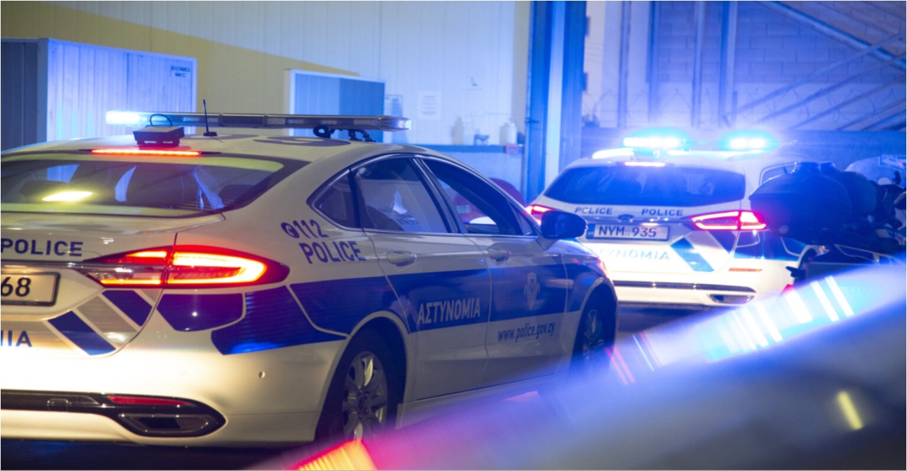 Εντοπίστηκε μεγάλη ποσότητα φωτοβολίδων σε οικία στη Λεμεσό – Συνελήφθη νεαρός Εντοπίστηκε μεγάλη ποσότητα φωτοβολίδων σε οικία στη Λεμεσό – Συνελήφθη νεαρός