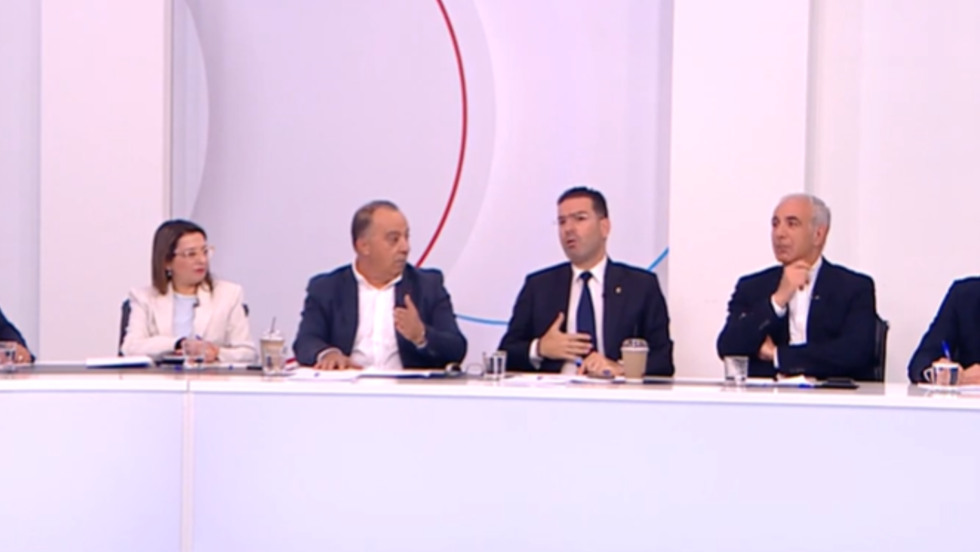 &Beta;&Iota;&Nu;&Tau;&Epsilon;&Omicron;: Ά&gamma;&rho;&iota;&alpha; &kappa;ό&nu;&tau;&rho;&alpha; on air &mu;&epsilon;&tau;&alpha;&xi;ύ &Delta;ί&pi;&lambda;&alpha;&rho;&omicron;&upsilon; &kappa;&alpha;&iota; &Gamma;&epsilon;&omega;&rho;&gamma;ί&omicron;&upsilon; &ndash; &laquo;Ά&nu;&alpha;&psi;&alpha;&nu; &phi;&omega;&tau;&iota;έ&sigmaf;&raquo; &gamma;&iota;&alpha; &Beta;&omicron;&upsilon;&lambda;ή &kappa;&alpha;&iota; &Kappa;&upsilon;&beta;έ&rho;&nu;&eta;&sigma;&eta;