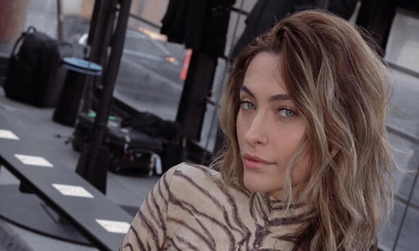 Το σοκαριστικό βίντεο της Πάρις Τζάκσον - «Έχω τρύπα στη μύτη από τα ναρκωτικά»