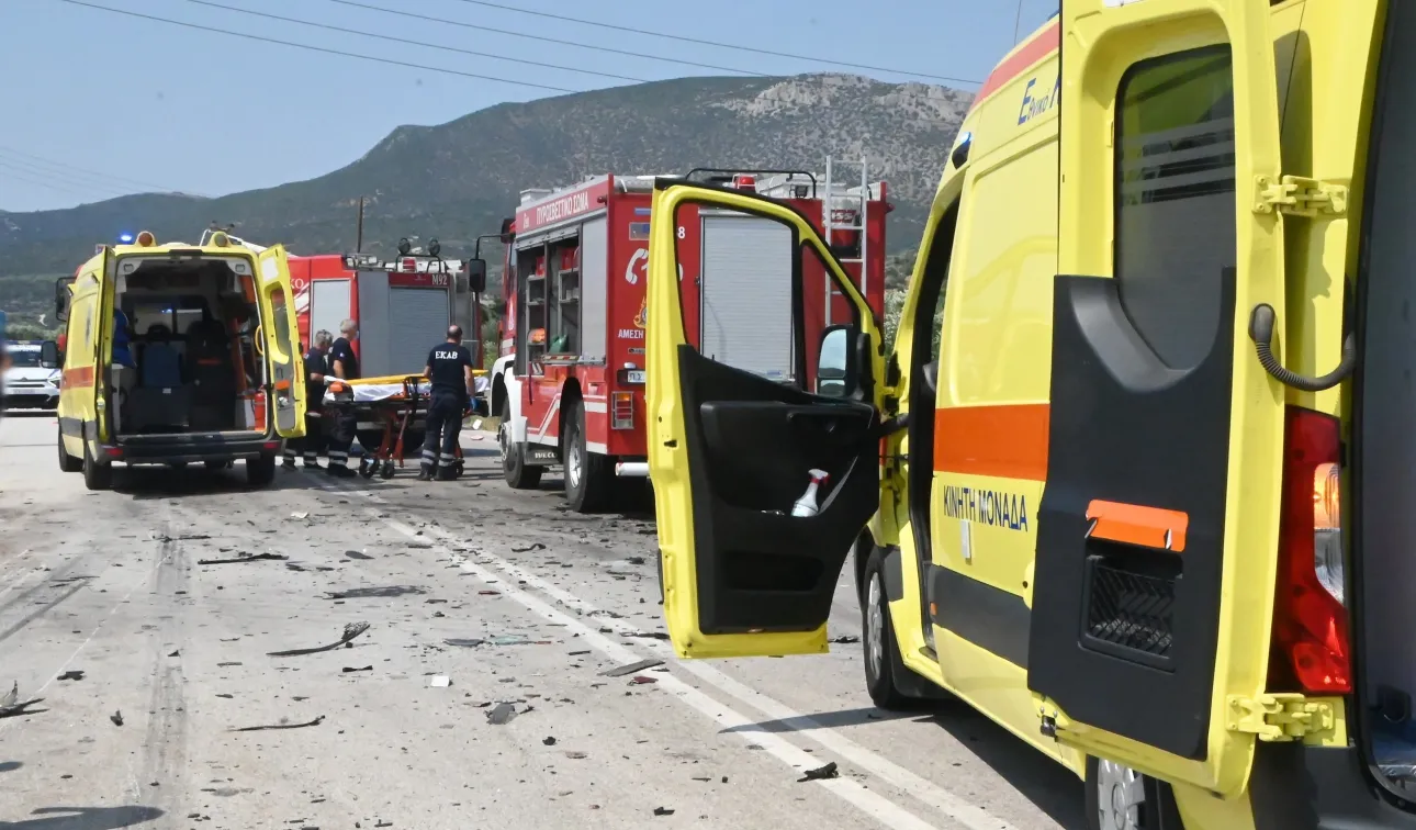 &Kappa;&rho;ή&tau;&eta;: &Tau;&rho;&alpha;&gamma;&omega;&delta;ί&alpha; &sigma;&tau;&eta;&nu; ά&sigma;&phi;&alpha;&lambda;&tau;&omicron; - &Nu;&epsilon;&kappa;&rho;ό&sigmaf; 25&chi;&rho;&omicron;&nu;&omicron;&sigmaf; &sigma;&upsilon;&nu;&epsilon;&pi;&iota;&beta;ά&tau;&eta;&sigmaf; &mu;&eta;&chi;&alpha;&nu;ή&sigmaf;