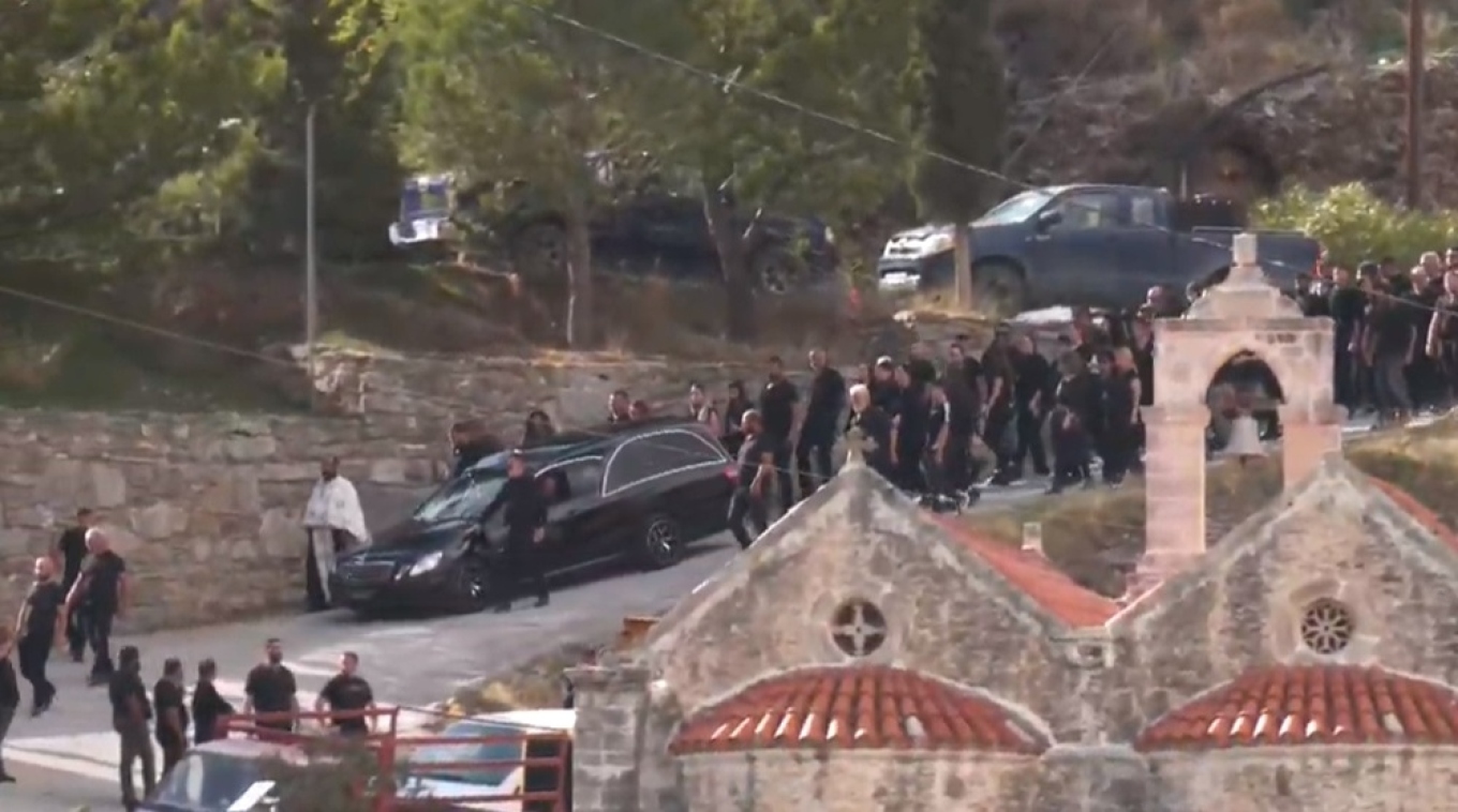 «Επαε θα χυθεί το αίμα σας και των κοπελιών σας» – Δρακόντεια μέτρα ασφαλείας στην κηδεία του 39χρονου