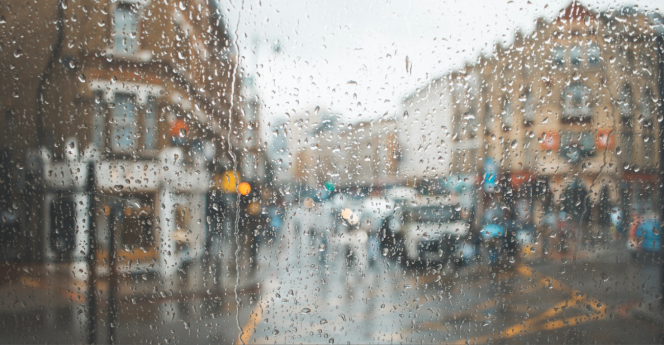 Στο έλεος του BYRON το νησί – Βροχές, καταιγίδες και ισχυροί άνεμοι