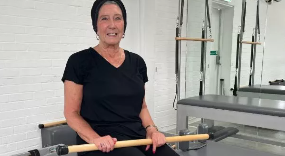 Απίστευτη ιστορία: Στα 72 της νίκησε τον πόνο με Pilates
