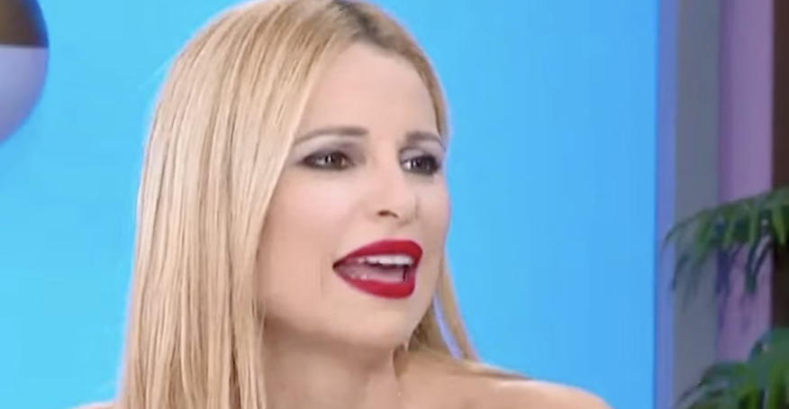 Antigoni: &Mu;&alpha;&sigmaf; &delta;&epsilon;ί&chi;&nu;&epsilon;&iota; &pi;&rho;ώ&tau;&eta; &phi;&omicron;&rho;ά &tau;&omicron;&nu; &sigma;ύ&nu;&tau;&rho;&omicron;&phi;&omicron; &tau;&eta;&sigmaf; &sigma;&epsilon; &mu;&iota;&alpha; &tau;&rho;&upsilon;&phi;&epsilon;&rho;ή &tau;&omicron;&upsilon;&sigmaf; &sigma;&tau;&iota;&gamma;&mu;ή - &Delta;&epsilon;ί&tau;&epsilon; &phi;&omega;&tau;&omicron;&gamma;&rho;&alpha;&phi;ί&alpha;