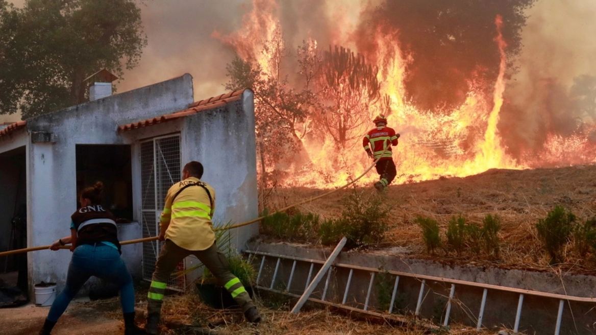 Τρεις μεγάλες δασικές πυρκαγιές σε εξέλιξη στην Πορτογαλία