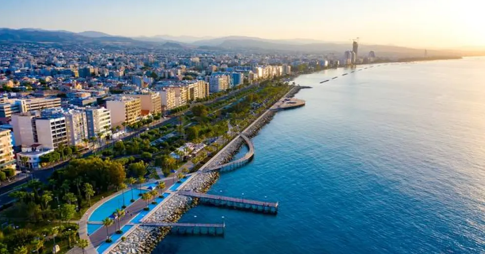Ρύπανση από πετρελαιοειδή σε θάλασσα της Λεμεσού