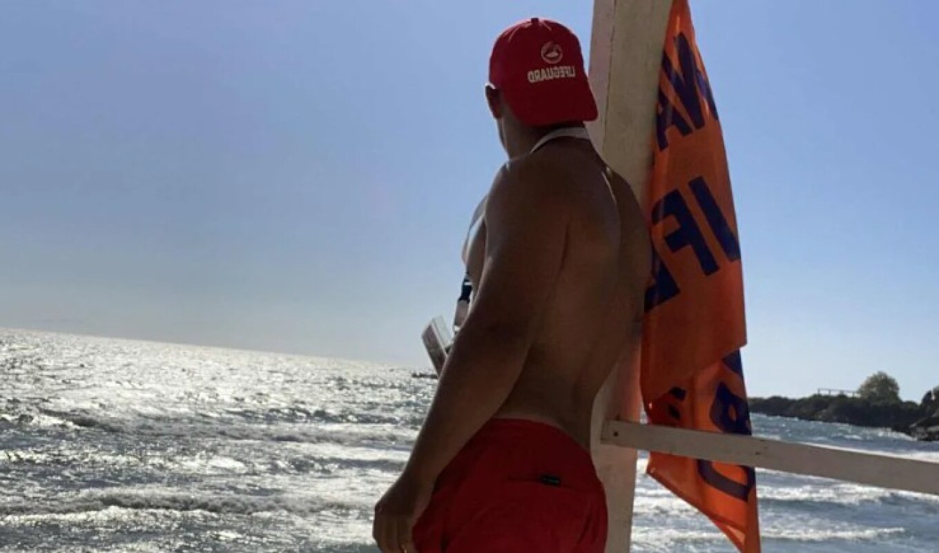 Ναυαγοσώστης επανέφερε στη ζωή κοριτσάκι 3 ετών στο Καβούρι Κατακόλου Ναυαγοσώστης επανέφερε στη ζωή κοριτσάκι 3 ετών στο Καβούρι Κατακόλου