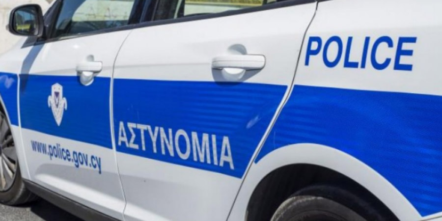 Ώ&rho;&epsilon;&sigmaf; &alpha;&gamma;&omega;&nu;ί&alpha;&sigmaf;: &Chi;ά&theta;&eta;&kappa;&alpha;&nu; &tau;&alpha; ί&chi;&nu;&eta; &tau;&eta;&sigmaf; 15&chi;&rho;&omicron;&nu;&eta;&sigmaf; &Kappa;&omega;&nu;&sigma;&tau;&alpha;&nu;&tau;ί&nu;&alpha;&sigmaf; &alpha;&pi;ό &tau;&omicron; &sigma;&pi;ί&tau;&iota; &tau;&eta;&sigmaf; &sigma;&tau;&eta; &Lambda;&epsilon;&upsilon;&kappa;&omega;&sigma;ί&alpha; - &Phi;&omega;&tau;&omicron;&gamma;&rho;&alpha;&phi;ί&alpha; &tau;&eta;&sigmaf; &sigma;&tau;&eta; &delta;&eta;&mu;&omicron;&sigma;&iota;ό&tau;&eta;&tau;&alpha;