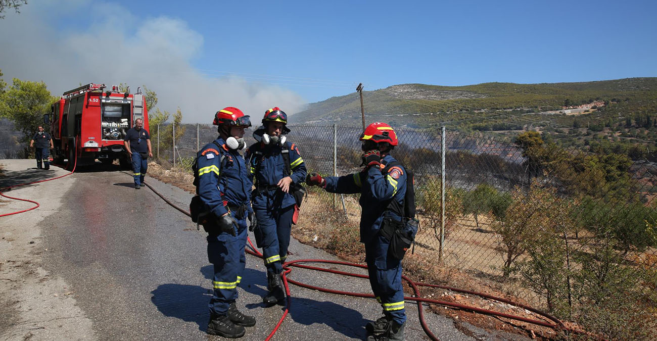 Στο συντονιστικό κέντρο του Ύψωνα οι δασοκομάντος από την Ελλάδα Στο συντονιστικό κέντρο του Ύψωνα οι δασοκομάντος από την Ελλάδα