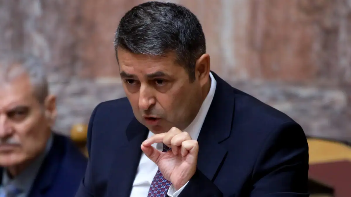 &Mu;&upsilon;&lambda;&omega;&nu;ά&kappa;&eta;&sigmaf; &gamma;&iota;&alpha; &tau;&eta;&nu; &upsilon;&pi;ό&theta;&epsilon;&sigma;&eta; &tau;&eta;&sigmaf; &laquo;&Sigma;ά&nu;&tau;&eta;&raquo;: &Pi;&rho;&omega;&tau;&omicron;&phi;&alpha;&nu;ή&sigmaf; &sigma;&kappa;&epsilon;&upsilon;&omega;&rho;ί&alpha; &sigma;&epsilon; &beta;ά&rho;&omicron;&sigmaf; &mu;&omicron;&upsilon;