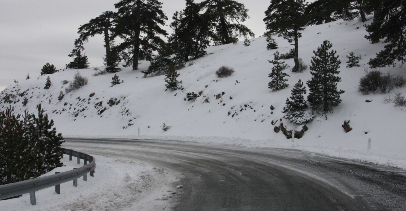 Οδηγοί προσοχή: Ολισθηροί και επικίνδυνοι δρόμοι