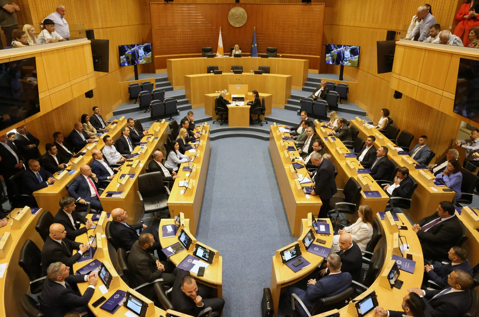 &laquo;&Pi;&iota;ά&nu;&epsilon;&iota; &delta;&omicron;&upsilon;&lambda;&epsilon;&iota;ά&raquo; &eta; &Beta;&omicron;&upsilon;&lambda;ή: &Pi;&rho;&epsilon;&mu;&iota;έ&rho;&alpha; &gamma;&iota;&alpha; &tau;&iota;&sigmaf; &Epsilon;&pi;&iota;&tau;&rho;&omicron;&pi;έ&sigmaf; - &Gamma;&iota;&alpha; &pi;&omicron;&iota;&alpha; &theta;έ&mu;&alpha;&tau;&alpha; &alpha;&rho;&chi;ί&zeta;&omicron;&upsilon;&nu; &sigma;&upsilon;&zeta;&eta;&tau;ή&sigma;&epsilon;&iota;&sigmaf;