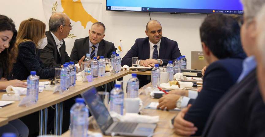 ΑΤΑ: Χωριστές συσκέψεις εργοδοτών-συντεχνιών – Καμία πρόσκληση από το Υπουργείο