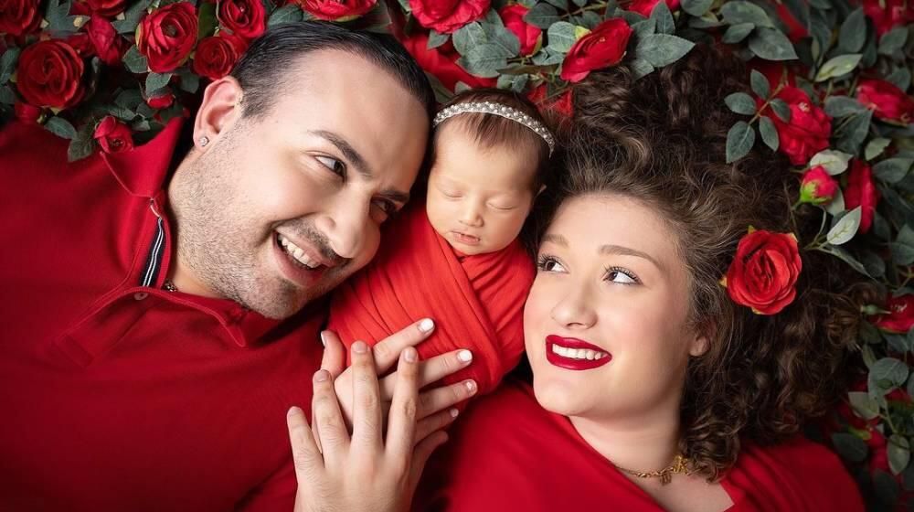 Έ&nu;&alpha; &beta;ί&nu;&tau;&epsilon;&omicron; &gamma;&epsilon;&mu;ά&tau;&omicron; &tau;&rho;&upsilon;&phi;&epsilon;&rho;ό&tau;&eta;&tau;&alpha; - &Eta; &kappa;ό&rho;&eta; &tau;&omicron;&upsilon; &Mu;&alpha;&upsilon;&rho;ί&kappa;&iota;&omicron;&upsilon; &Mu;&alpha;&upsilon;&rho;&iota;&kappa;ί&omicron;&upsilon; &sigma;&epsilon; &rho;ό&lambda;&omicron;... &mu;&iota;&kappa;&rho;ή&sigmaf; &pi;&iota;&alpha;&nu;ί&sigma;&tau;&rho;&iota;&alpha;&sigmaf;