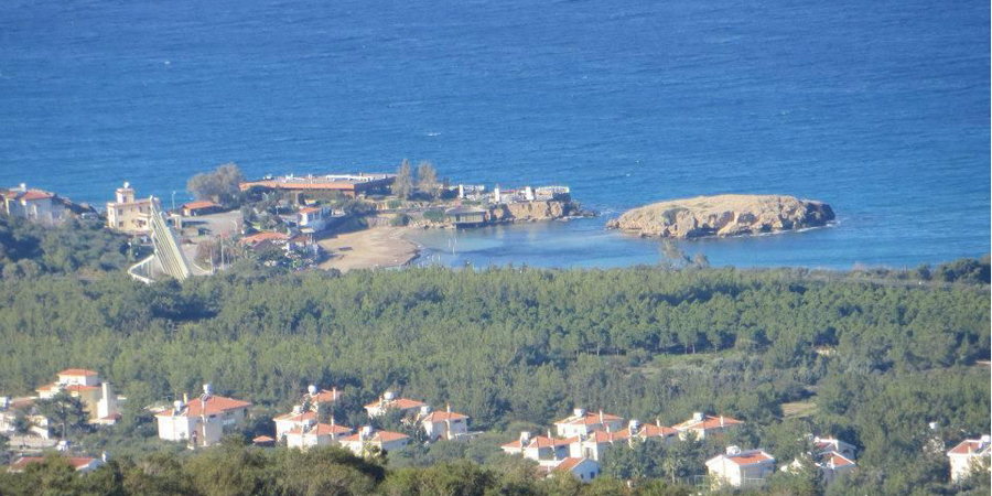 Σε στρατιωτικό μουσείο μετατρέπεται η παραλία Πέντε Μίλι όπου ξεκίνησε η εισβολή Σε στρατιωτικό μουσείο μετατρέπεται η παραλία Πέντε Μίλι όπου ξεκίνησε η εισβολή
