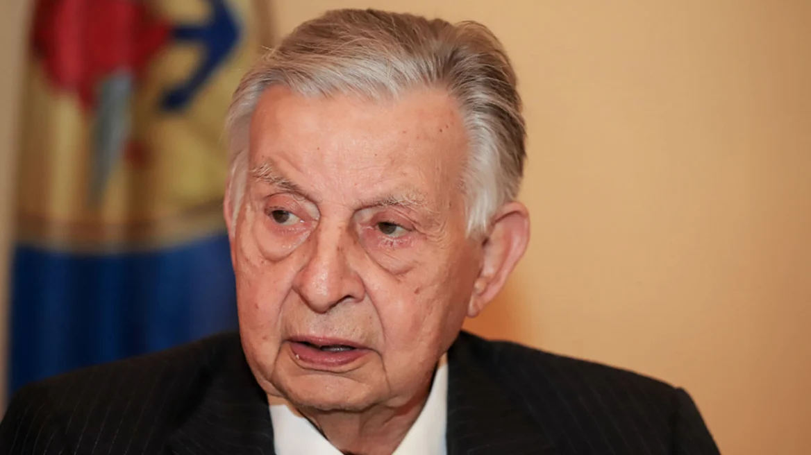 &laquo;Έ&phi;&upsilon;&gamma;&epsilon;&raquo; &alpha;&nu;ή&mu;&epsilon;&rho;&alpha; &tau;&omega;&nu; &gamma;&epsilon;&nu;&epsilon;&theta;&lambda;ί&omega;&nu; &tau;&omicron;&upsilon; &Gamma;&iota;ά&nu;&nu;&eta;&sigmaf; &Beta;&alpha;&rho;&beta;&iota;&tau;&sigma;&iota;ώ&tau;&eta;&sigmaf;, &pi;&rho;ώ&eta;&nu; &upsilon;&pi;&omicron;&upsilon;&rho;&gamma;ό&sigmaf; &kappa;&alpha;&iota; &iota;&sigma;&tau;&omicron;&rho;&iota;&kappa;ό &sigma;&tau;έ&lambda;&epsilon;&chi;&omicron;&sigmaf; &tau;&eta;&sigmaf; &Nu;&Delta;