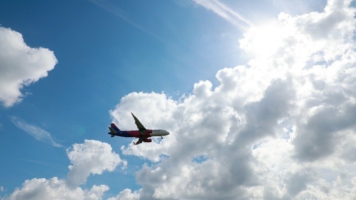 Προειδοποιητικό κάλεσμα Yπουργού Τουρισμού Ισπανίας: Αγοράστε αεροπορικά εισιτήρια τώρα γιατί ο πόλεμος στο Ιράν ανεβάζει τις τιμές