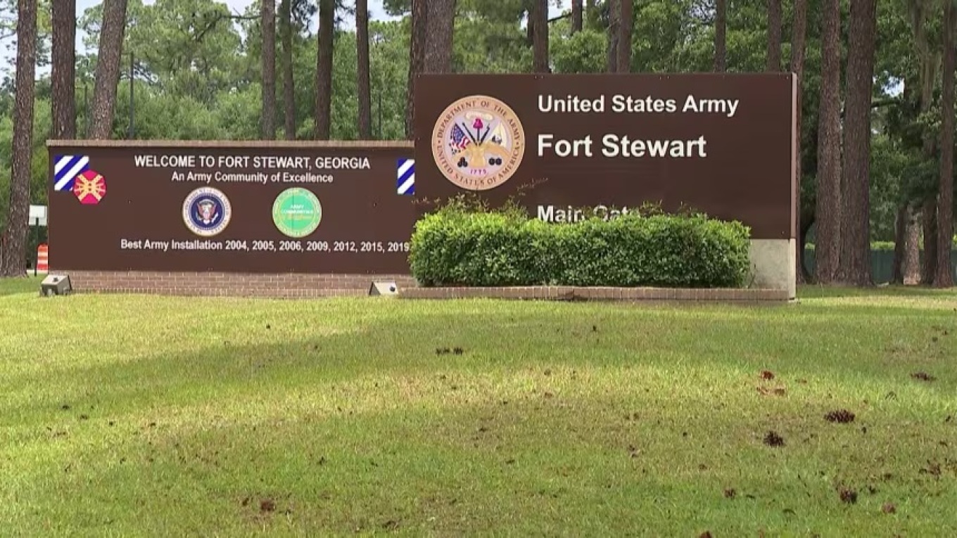 Video: Πυροβολισμοί στη βάση Fort Stewart στη Τζόρτζια